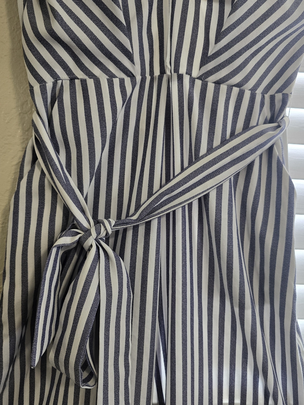 Fashion Nova Striped Open-Back Wide-Leg Jumpsuit - Size M (Excellent Condition - Picture 8 of 14
